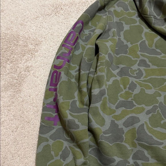 Carhartt Women’s Camo hoodie size M - Picture 6 of 6